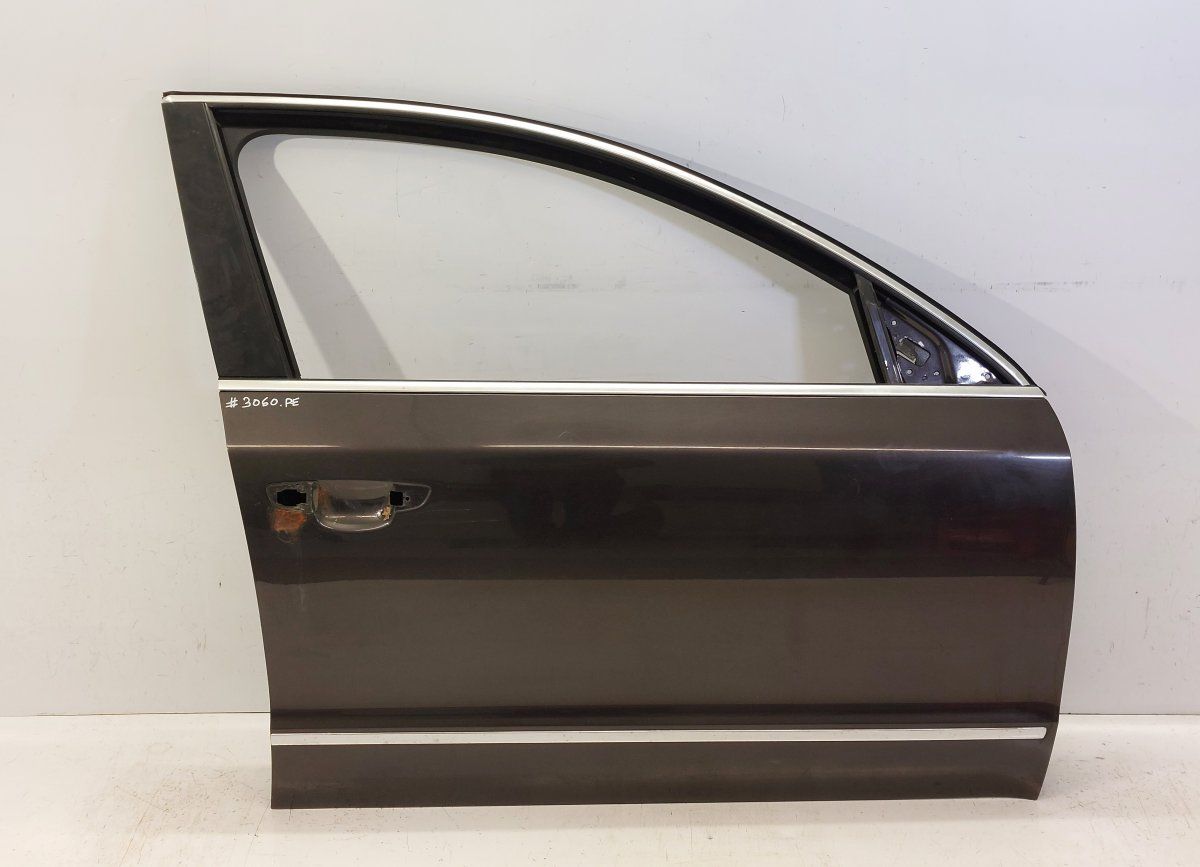 3T0831312 Door Front Right SKODA SUPERB II (3T4, 3T5) (2008-2015)