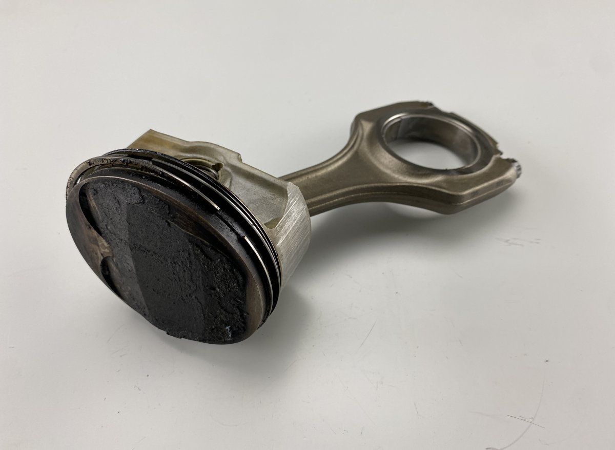 7838623 Piston BMW 3 (E90, E91, E92, E93) (2005-2011)