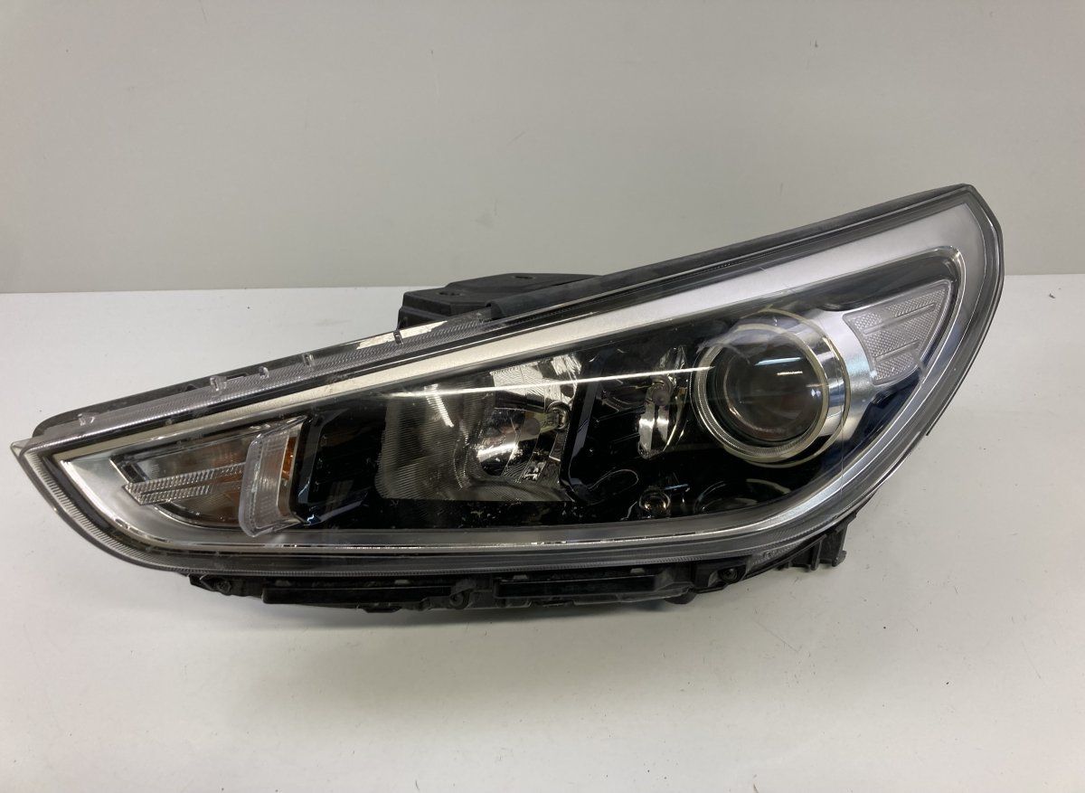 G492122010 G4921-22010 G4921-21030 Headlight left HYUNDAI i30 III (PD) (2016-)