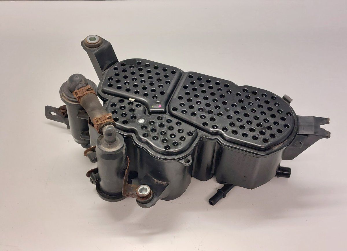 8R0201801B 8R0201799F 8R0201827E Active Charcoal Container AUDI Q5 (8R) (2008-2016)