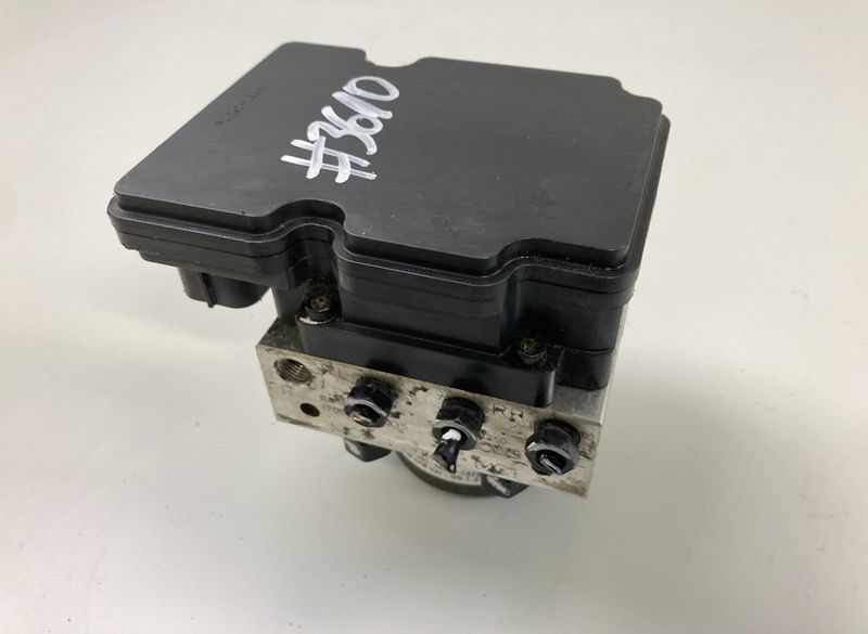 58920-C8250 C8589-2055 10R036227 C858930550 61589-45200 6158945200 ABS hydraulic unit / pump HYUNDAI i20 II (GB) (2014-2020)