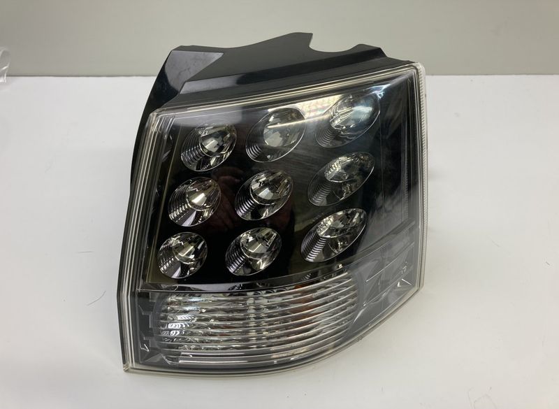 22087920 22087813 Tail light, right MITSUBISHI OUTLANDER II (CW, ZG, ZH) (2006-2012)