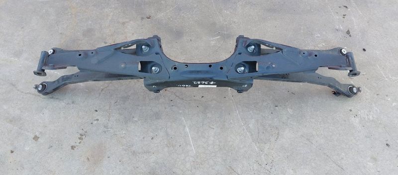 685156004 685156305 685156905 Rear axle Beam MINI MINI CLUBMAN II (F54) (2014-2024)
