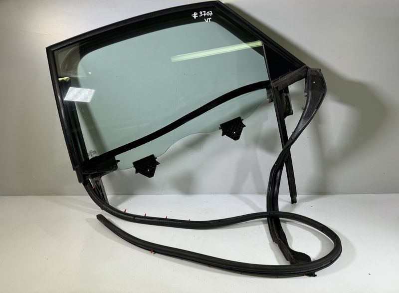 4E0845025D 4E0839607G Door window glass rear left AUDI A8 (4E) (2002-2010)