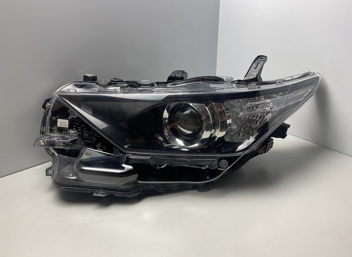 81150-02K30 8115002K30 90070908 Headlight left TOYOTA AURIS (E18) 2012-2018