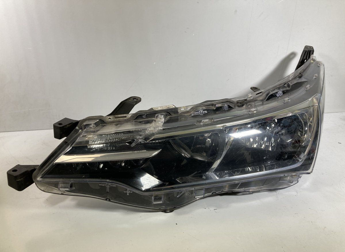 16741F 8115002L5000 Headlight left TOYOTA COROLLA XI (E160) (2012-2019)