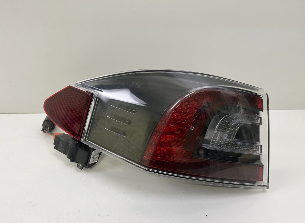 6005920-00-H 600592000H Tail light left TESLA MODEL S (5YJS) (2012-)