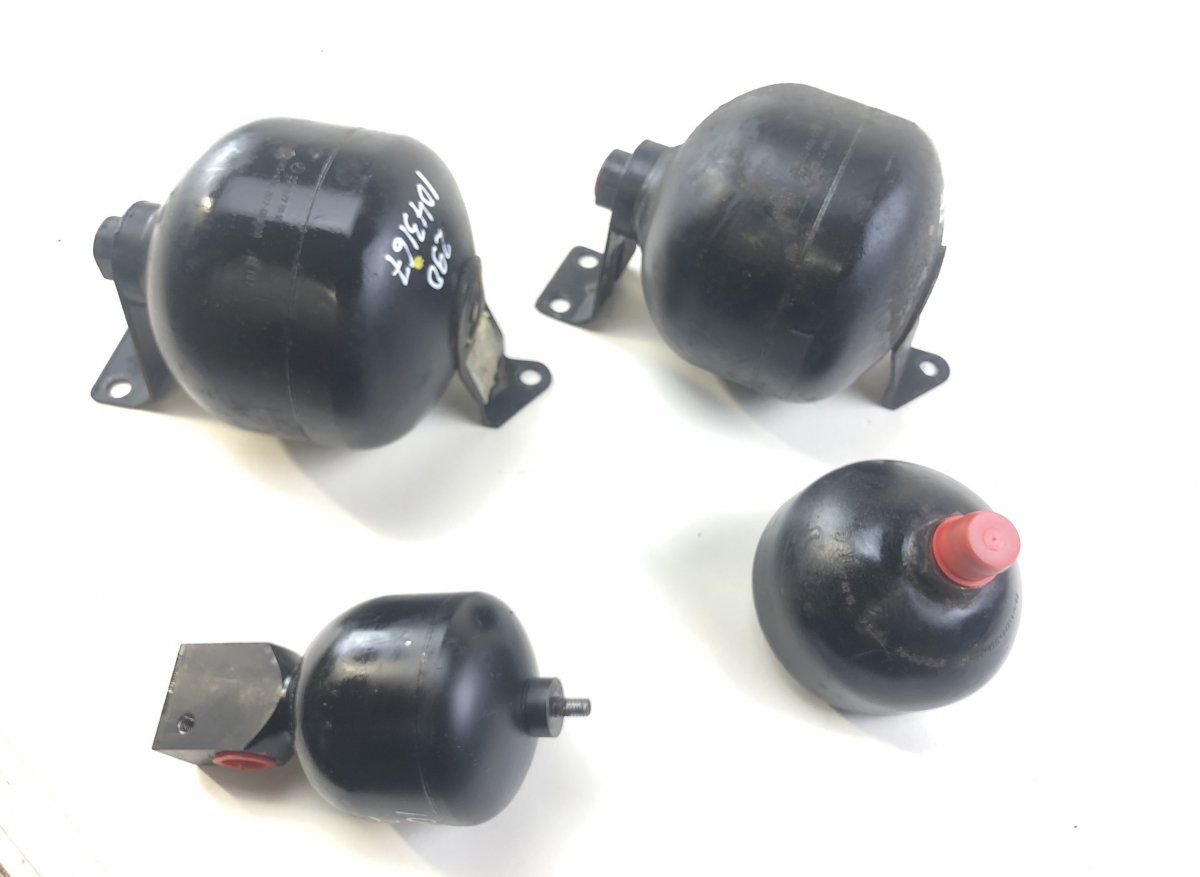A2203270115 A2203270215 A2203200415 Air spring Load Accumulator Front left MERCEDES-BENZ SL-CLASS (R230) (2001-2012)