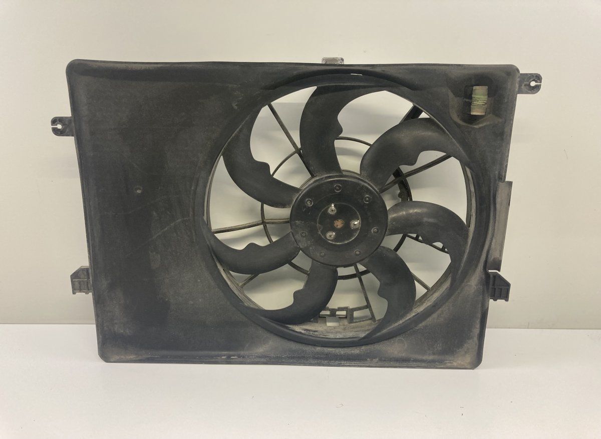25380-3Z000 Radiator Fan Electric HYUNDAI i40 (VF) (2011-2019)