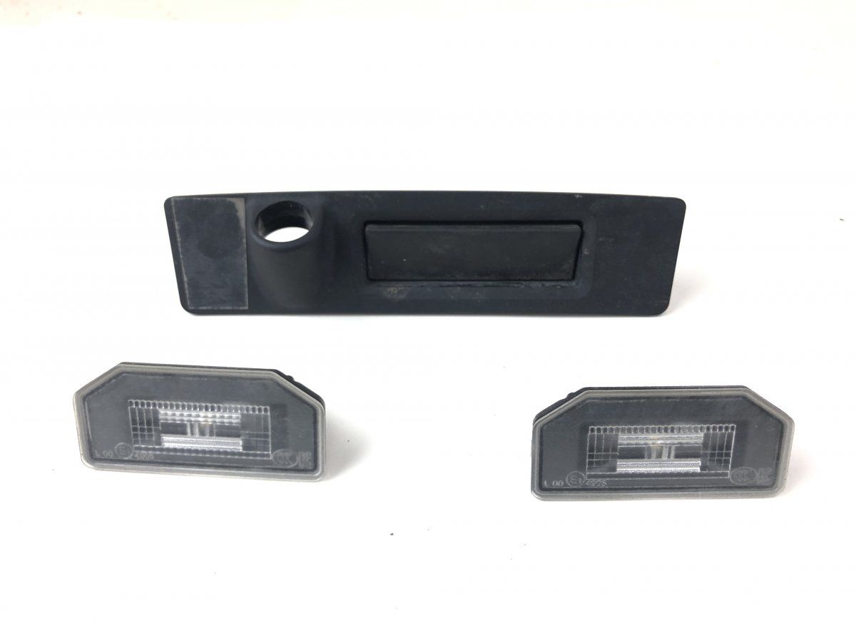 109594900E Bootlid / tailgate moulding TESLA MODEL 3 (2017-)