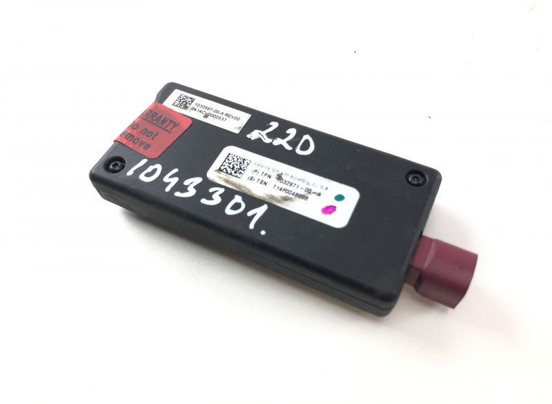 103297100A Aerial amplifier / control unit TESLA MODEL S (5YJS) (2012-)