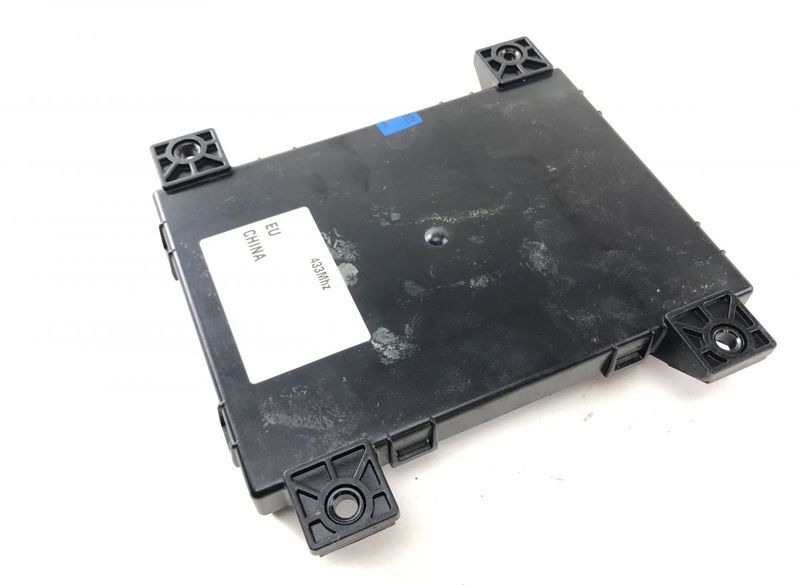 101090700G Body control module (BCM) TESLA MODEL S (5YJS) (2012-)