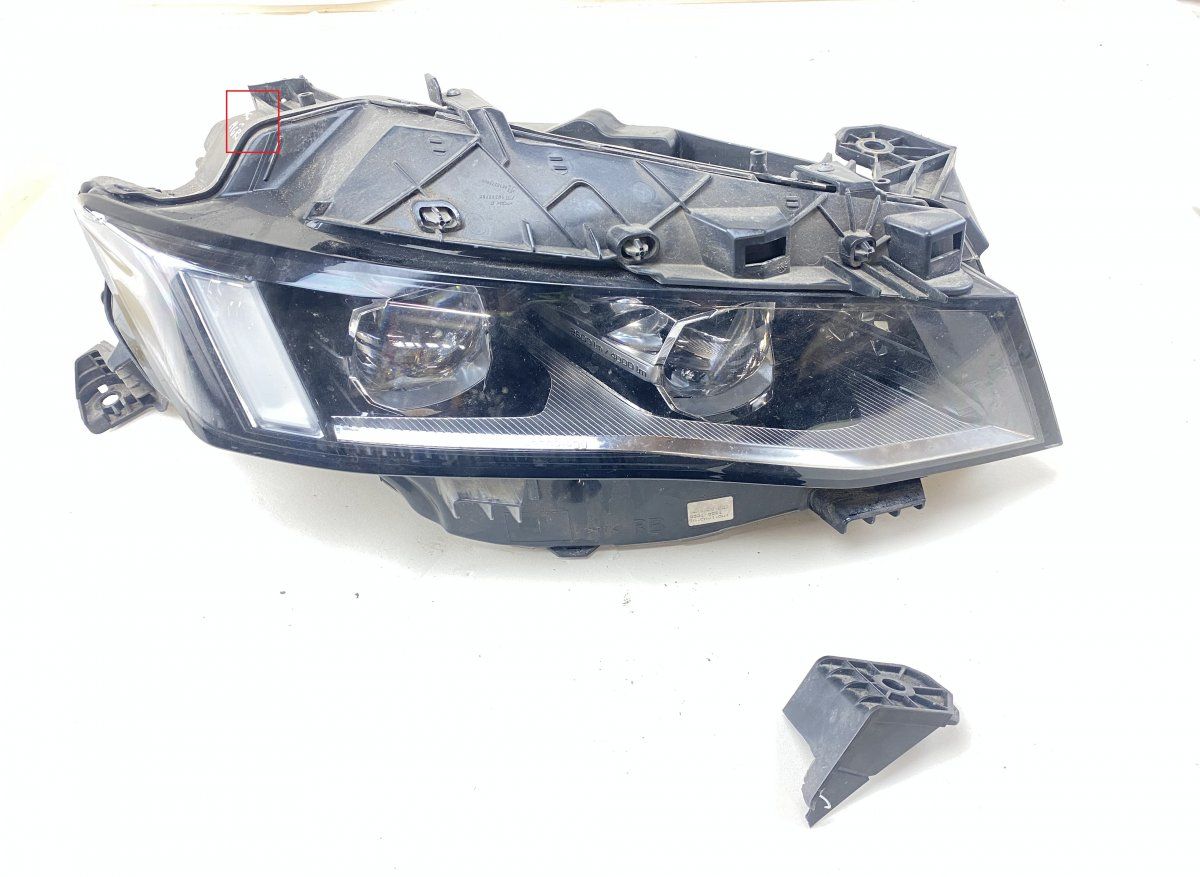 1674563380 Headlight right PEUGEOT 508 II (F3_, FB_, FH_) (09.18-)