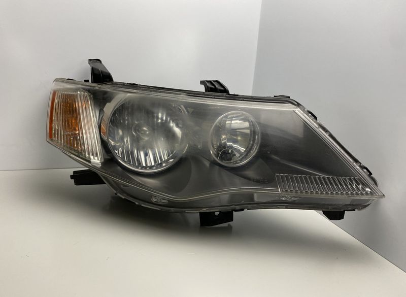 8301A160 Headlight right MITSUBISHI OUTLANDER II (CW, ZG, ZH) (2006-2012)