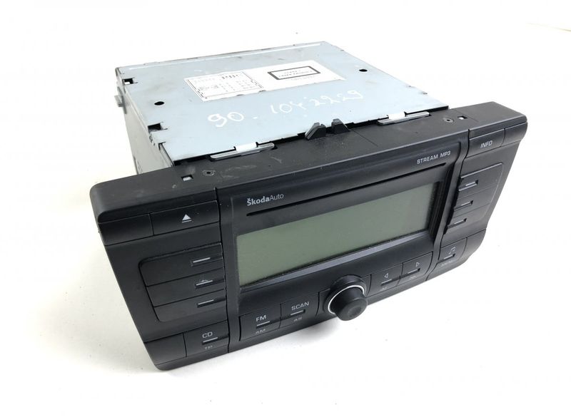 VP68BF18C815BA VP68BF-18C815-BA AAO600012X Radio SKODA OCTAVIA II (1Z) (2004-2013)