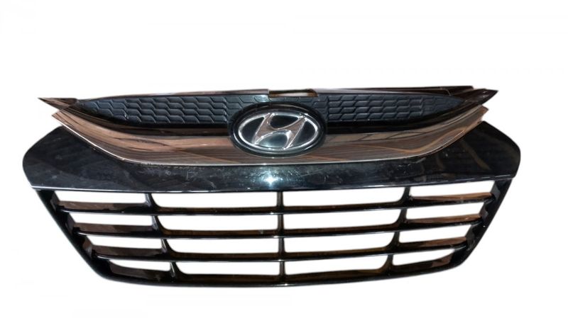 865502Y000 86351-2Y000 Radiator Grille HYUNDAI TUCSON II / ix35 I (LM) (2009-2017)