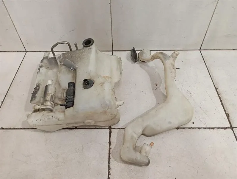 Maybach 62 V240 washer fluid reservoir A2408600064 washer fluid tank -