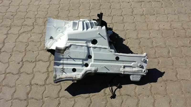 Mercedes C Class W205 Right Front Chassis Leg A2056208800 Right Front Wheel Arch-