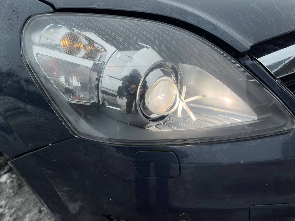 Headlight right OPEL ZAFIRA B (A05) (2005-2014)