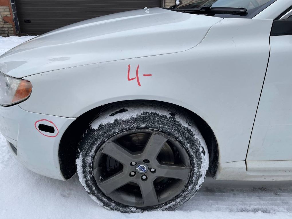 Fender Front Left VOLVO V70 III (BW) (2007-2016)