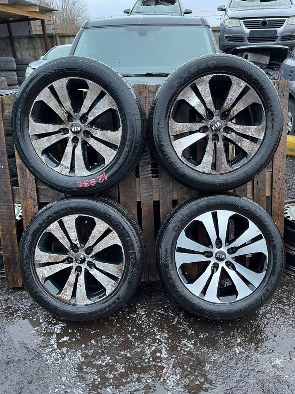 7JX18 ET40.5 D67.1 5X114.3 Rim set With Tyres 4 pcs KIA SPORTAGE III (SL) (2010-2015)