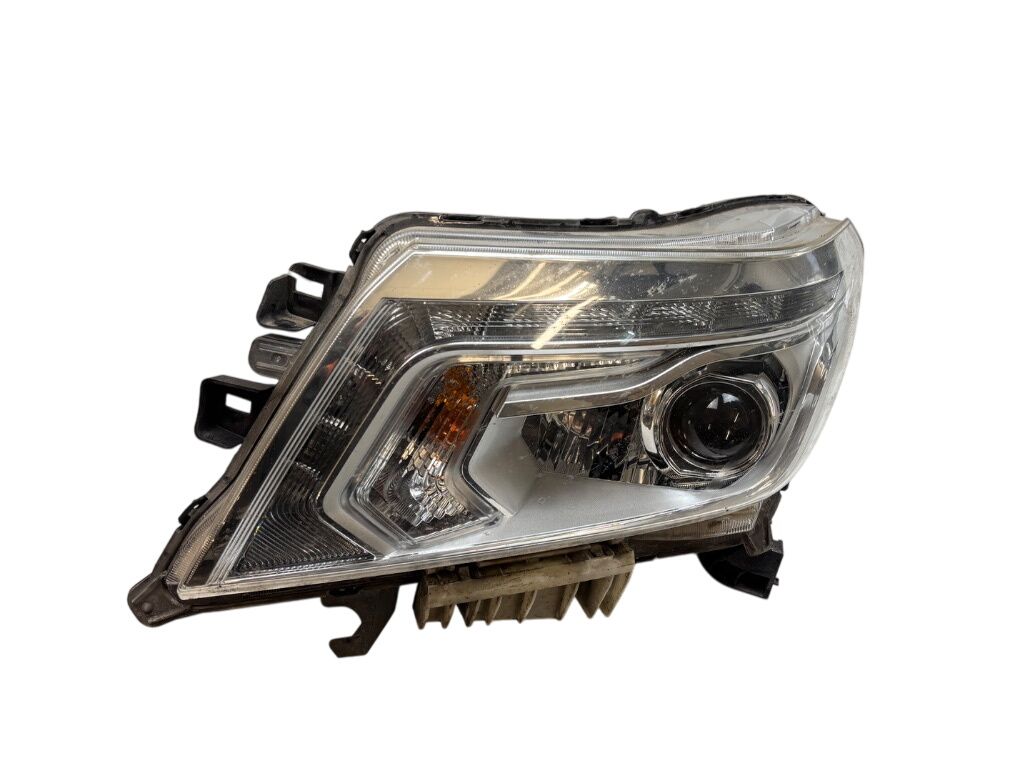 260604JA5A Headlight left NISSAN NAVARA III / NP300 (D23) (2014-)