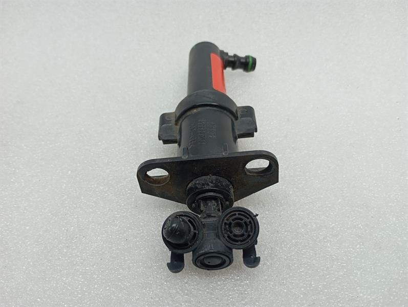 Ferrari California T F149 Hedlamp Jet 86309400 RH Headlight Cleaning System