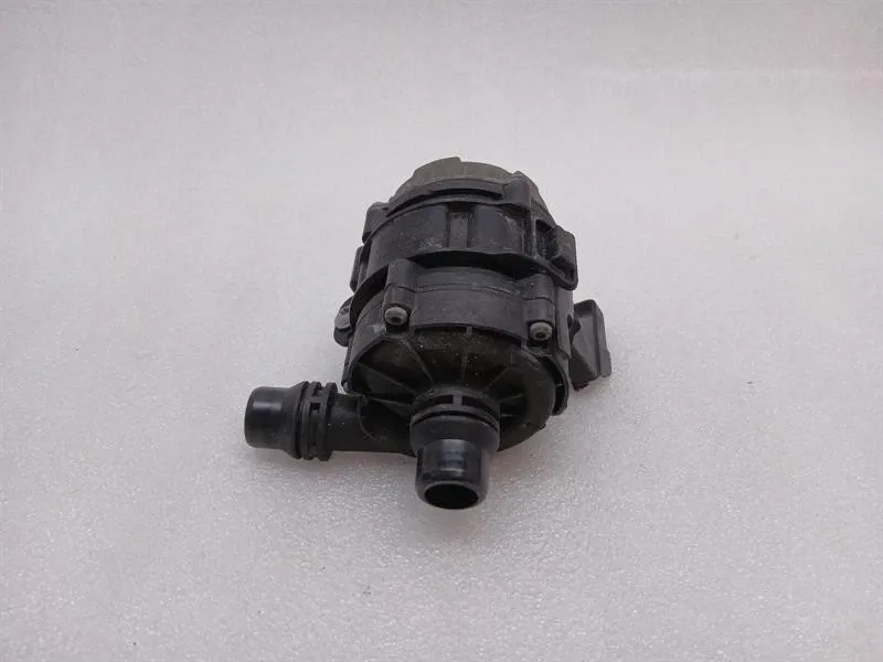 BMW 5 Series F90 G30 M5 Additional Cooling Pump 8638237 Coolant Pump Pump
