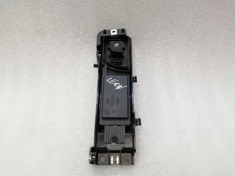 Maserati Granturismo window regulator switch M145 power window switch 211918