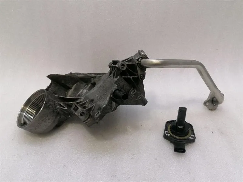 Bentley Continental Flying Spur oil filter housing 07D115911J oil cooler holder