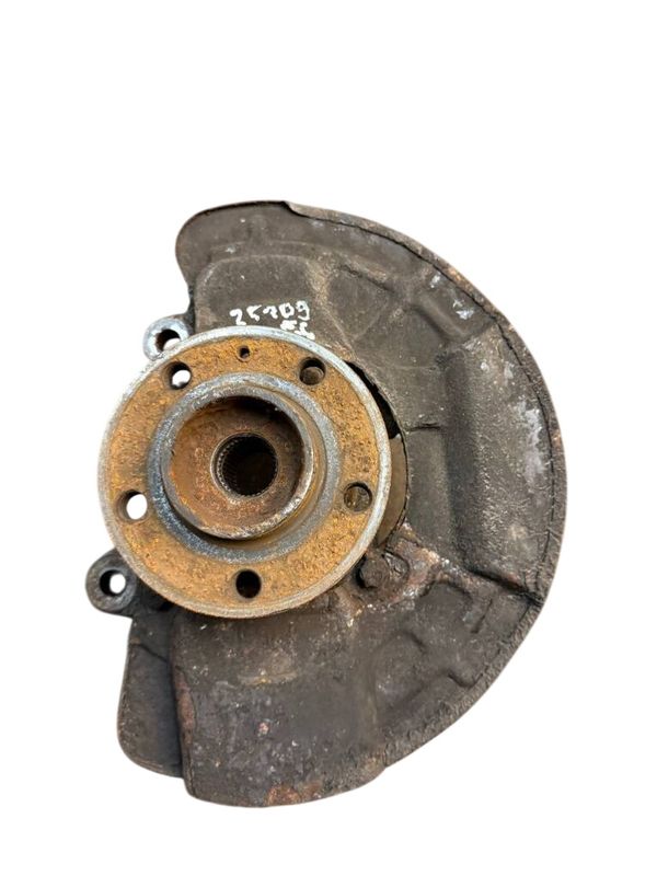 30760561 Wheel bearing housing front left VOLVO XC90 I (2002-2014)