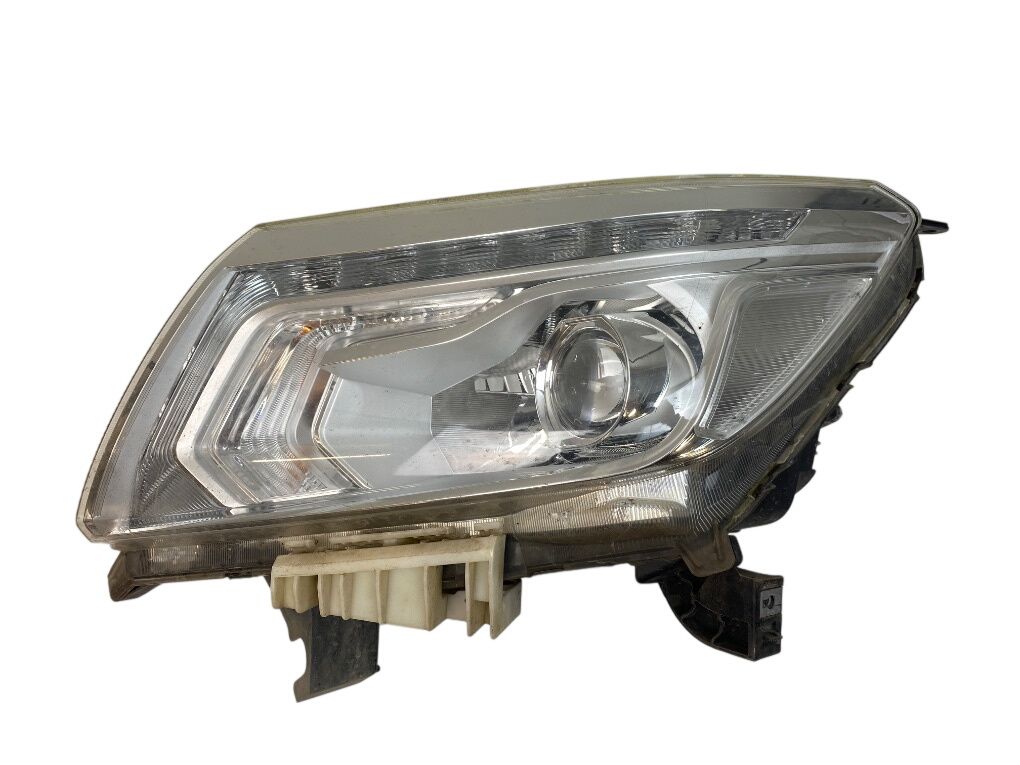 260604JA5A Headlight left NISSAN NAVARA III / NP300 (D23) (2014-)