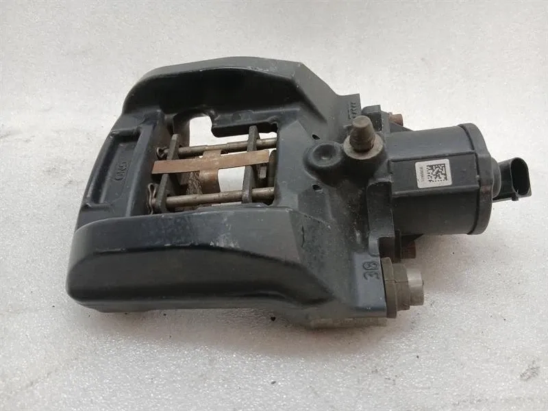 Audi R8 4S AWD right rear caliper 4S0615408 brake caliper rear right park