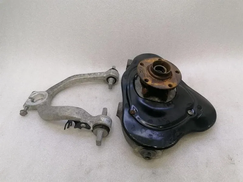 Lamborghini Huracan Right Front Hub 4T0407246D Wheel Bearing Housing Front Right