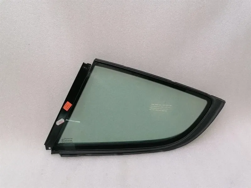 Aston Martin DB9 COUPE Left Rear 1/4 Glass 4G43-76-11087 Door Panel 1/4 Rear LH