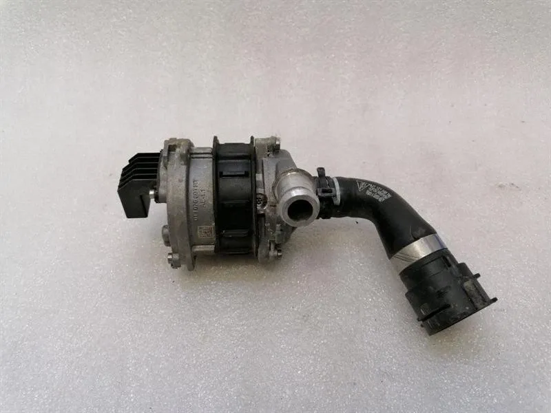 Porsche Taycan 9J additional cooling pump 9J1965567F coolant pump pump