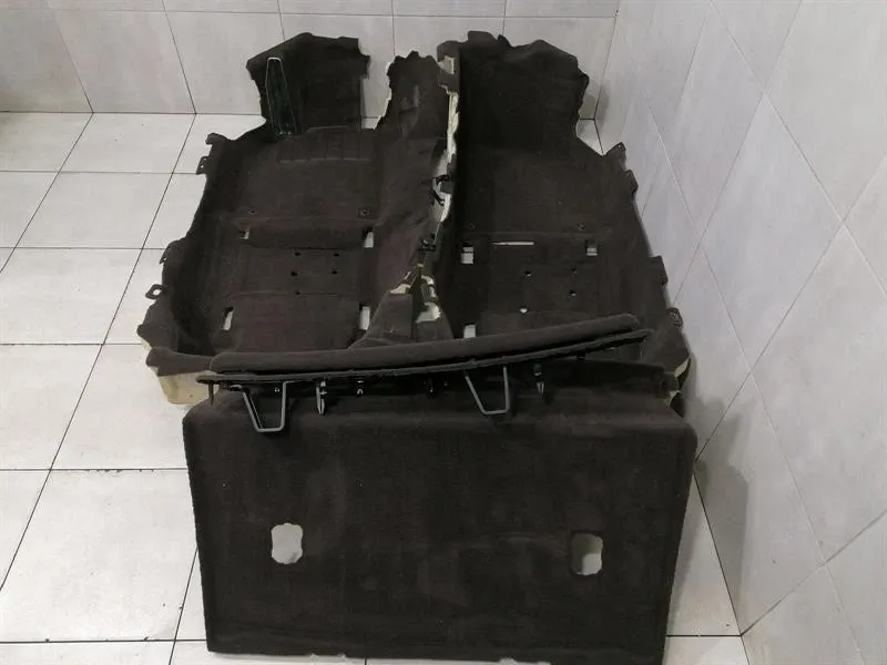 Porsche 911 991 LHD floor carpets 99155101100GKE trunk panel FAULTY