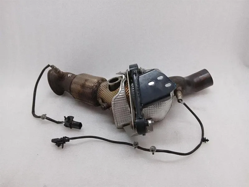 Ferrari F8 F142 MFL Catalytic Converter RIGHT side 952043 Catalytic Converter RIGHT