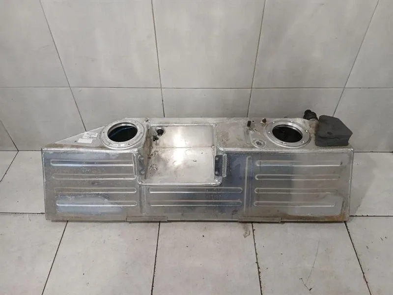 McLaren 650S Spider 14-17 Fuel Tank 11K0220CP DEFECT Kraftstofftank DEFEKT