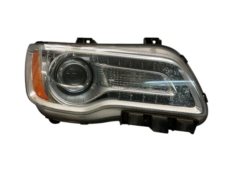 68042154AF BAM92-143700 BAM92143700 Headlight right CHRYSLER 300C II (2010-2023)