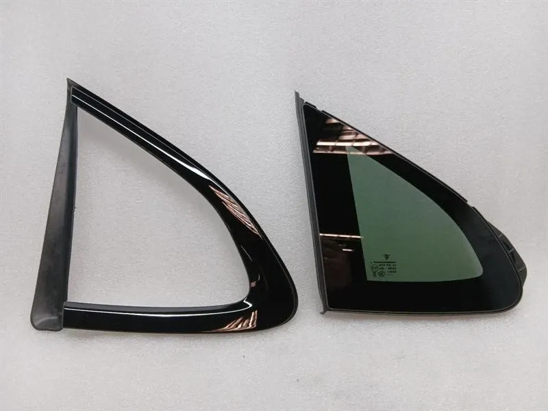 Porsche Panamera 976 G3 left rear 1/4 glass 976845297 left door window 1/4 rear