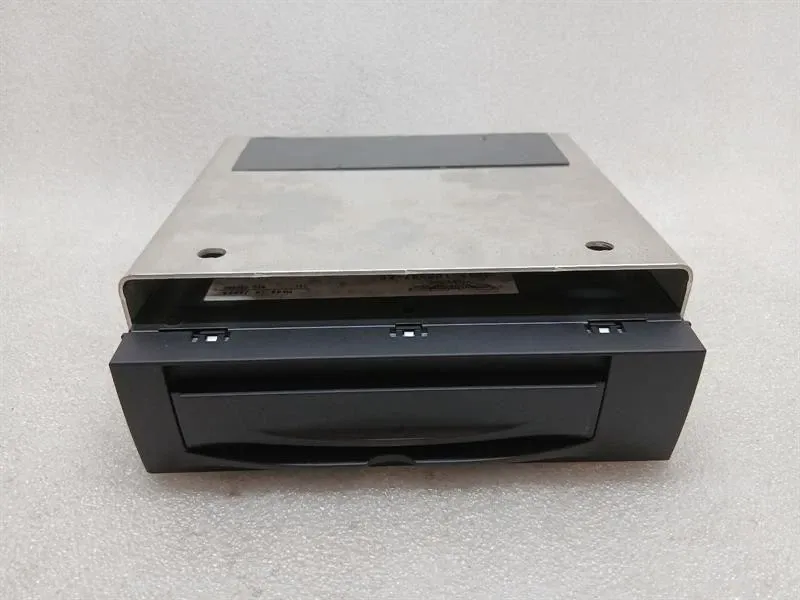 Aston Martin Vanquish S 04-07 V12 DVD ROM 4G43-10E887-EE Sat Nav Computer