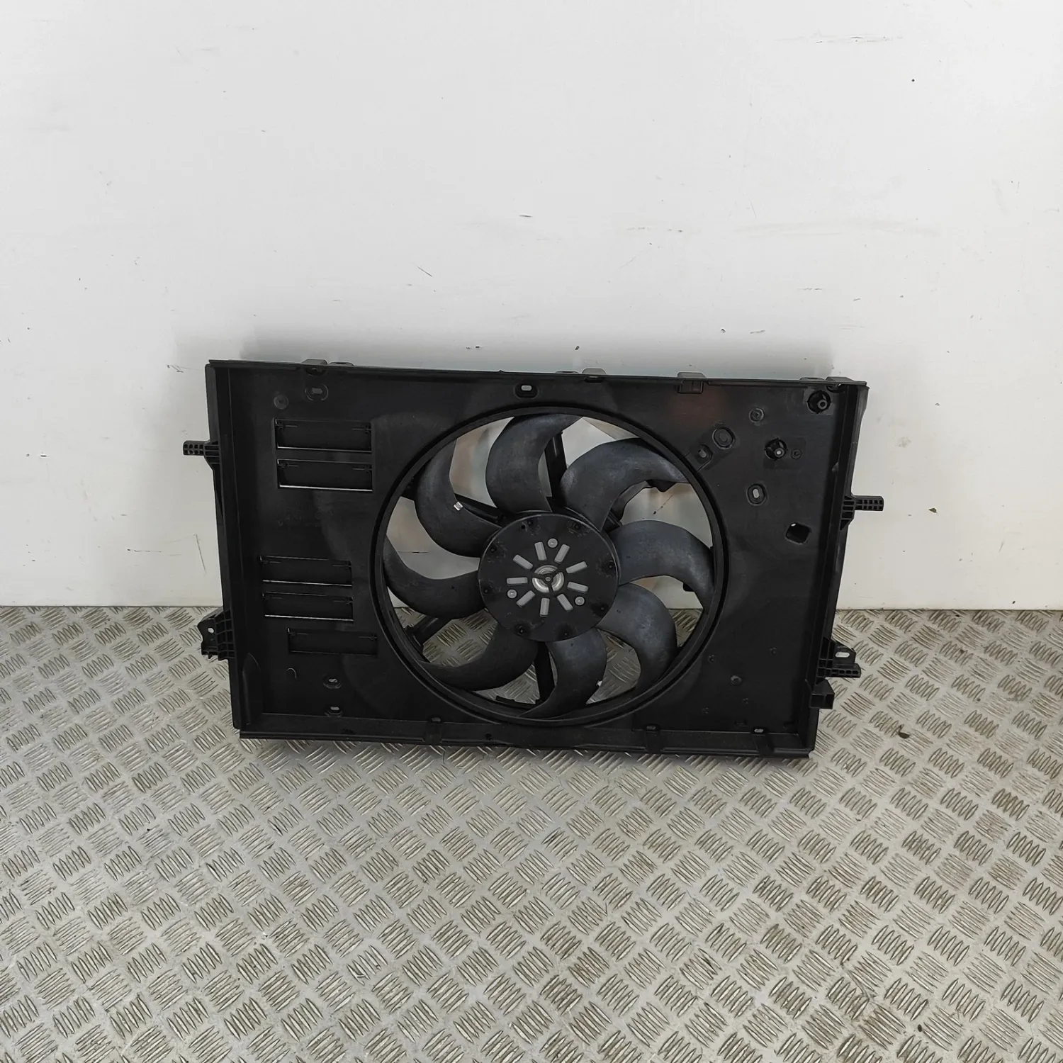 RENAULT AUSTRAL Engine Cooling Fan Shroud 214817700R 31984465