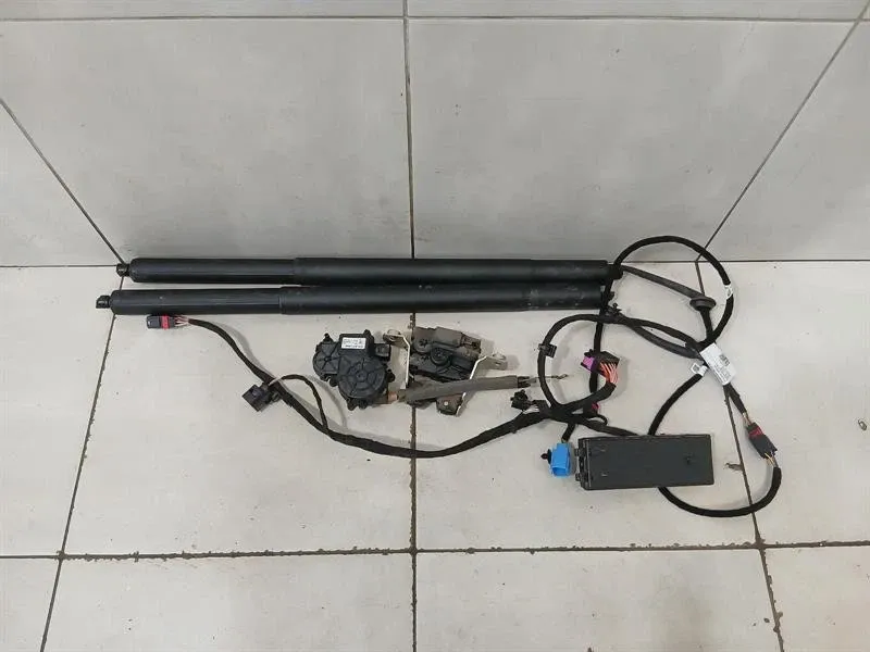 Porsche Panamera 976 G3 boat lid strut 976827851B gas pressure damper tailgate