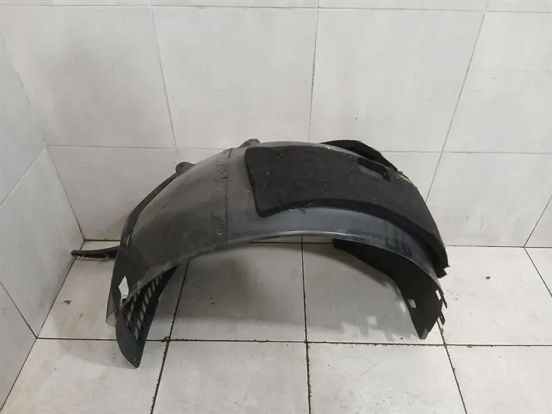 Chevrolet Corvette C8 wheel arch liner 86821784 front left wheel arch cover