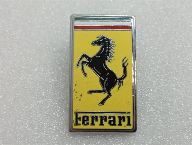 Ferrari FF F151 65394800 emblem logo badge defect