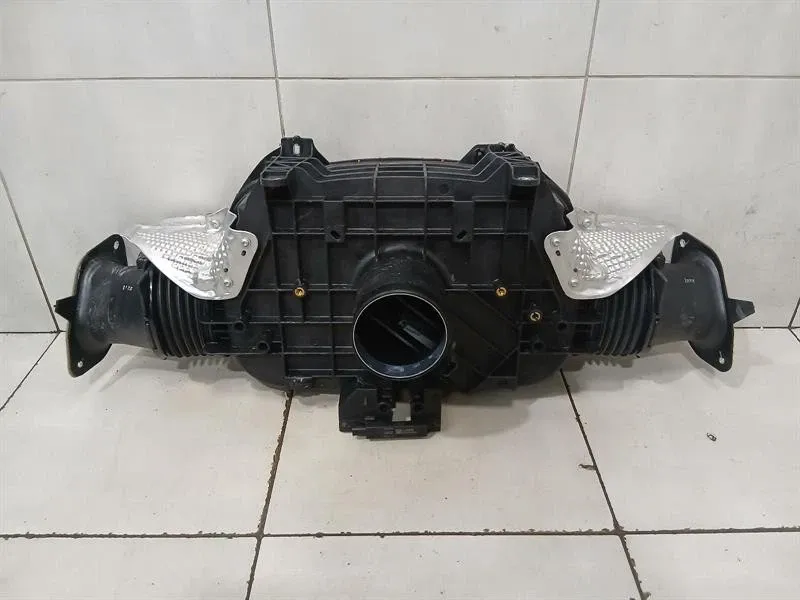 Chevrolet Corvette C8 Air Filter Box 85515962 Air Filter Box