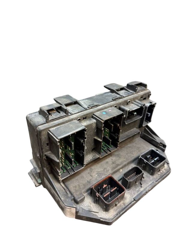 RTB0CC04E7 Fuse box CHRYSLER VOYAGER V (RT) (2007-2016)