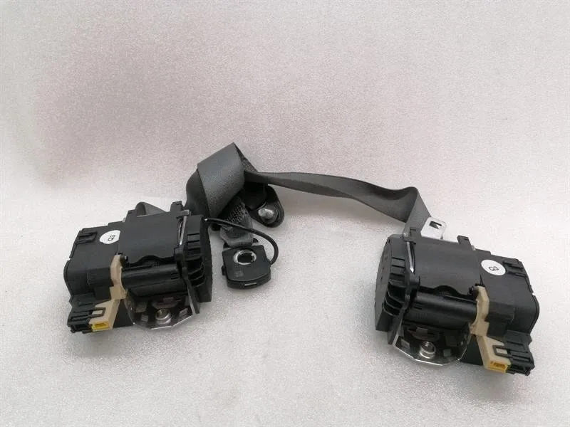 Mercedes CL W216 front seat belt set A2168600585 seat belt belt front 8L40