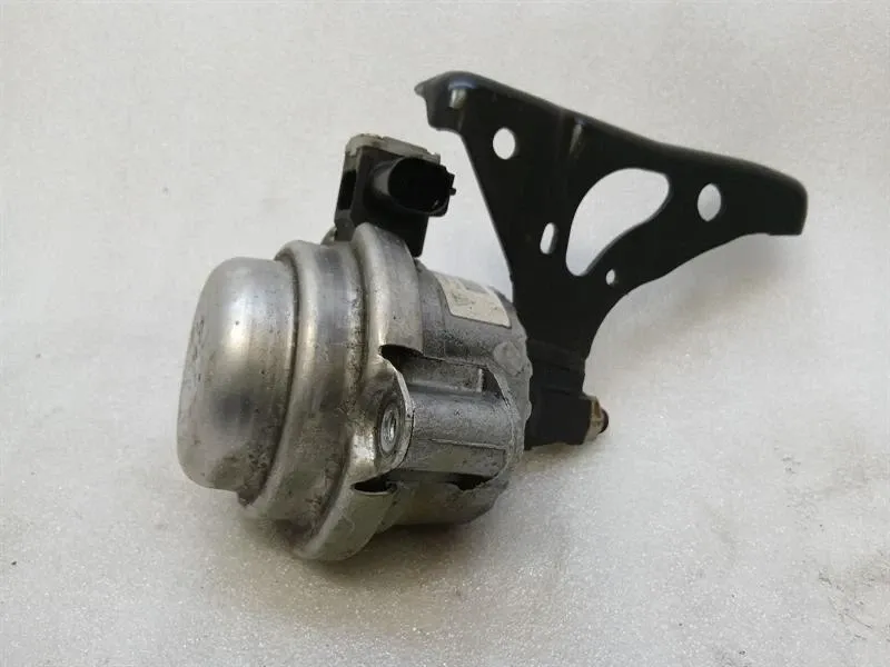 Porsche Cayman 718 GT4 engine mount 98137505982 engine mount right bracket